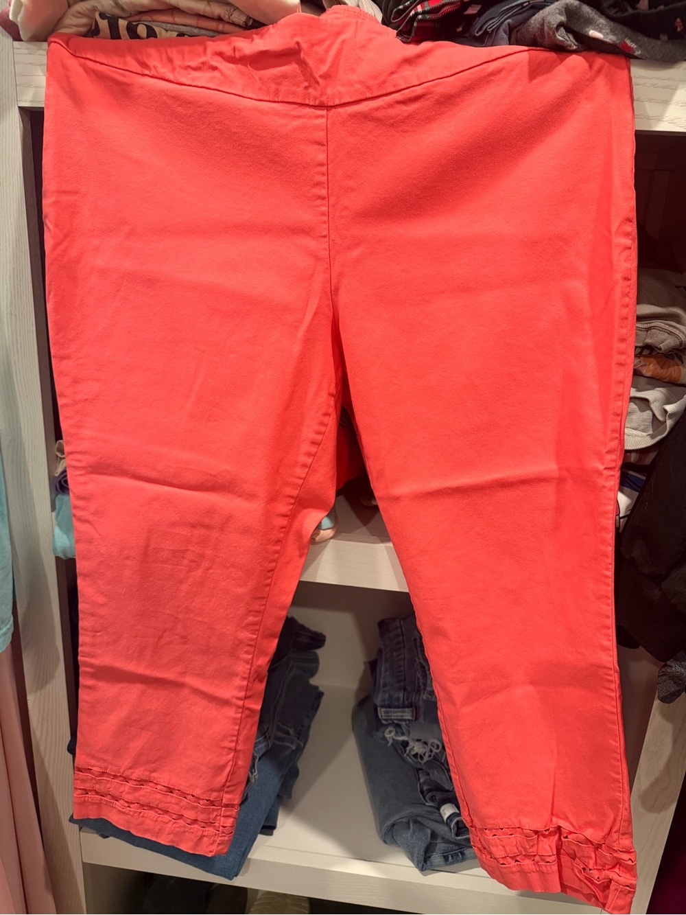 crown & ivy Coral Pull-On Capri Pants
